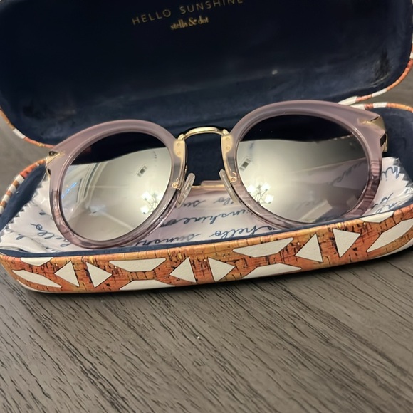 Stella and Dot Sunglasses - Picture 2 of 3